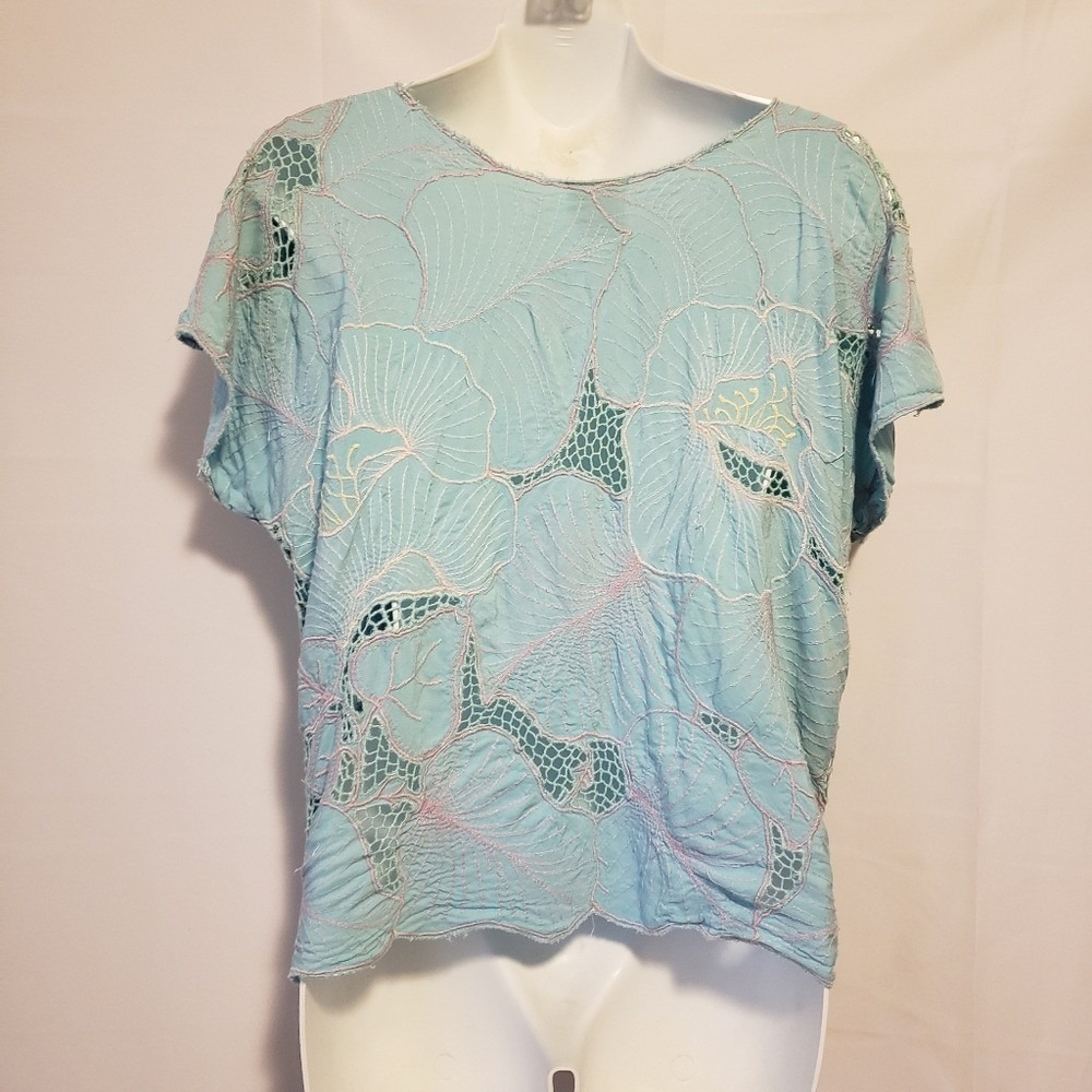 Gypsy Women's Blue & Pink Cut-out Cap Sleeves Pullover Blouse